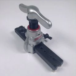 Virax -Dudgeonniere Professionnelle Frigor Ø 3/16 à 3/4 Collet Conique 45° 9 Virax -Dudgeonniere Professionnelle Frigor Ø 3/16 à 3/4 Collet Conique 45° -VIRAX Soldes Magasin 31961958 4